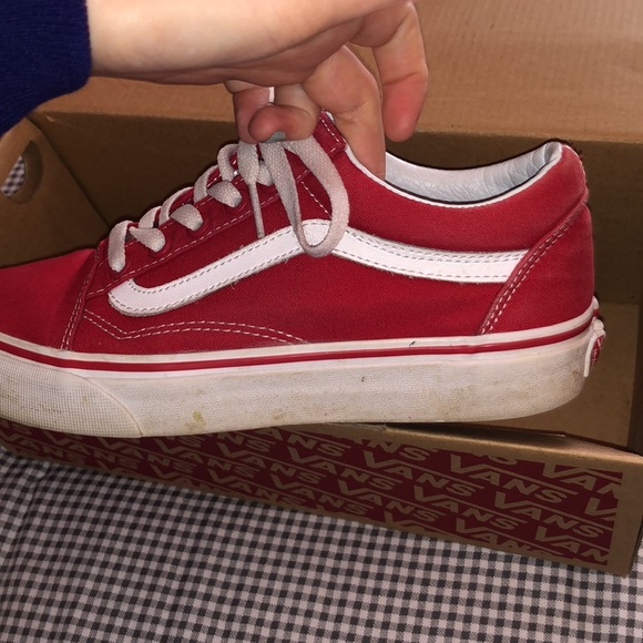 Red vans - Picture 3 of 3